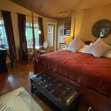 The Tuwanek Bed And Breakfast-3
